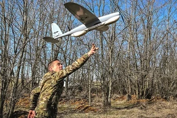 Bên trong những cơ sở bí mật của Ukraine chế tạo “sát thủ bầu trời” Bên trong những cơ sở bí mật của Ukraine chế tạo “sát thủ bầu trời”