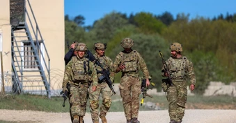 Berlin, NATO lên tiếng sau khi Mỹ thông báo rút 5.000 quân khỏi Đức