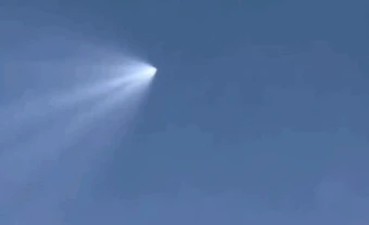 Bí ẩn vật thể phát sáng như UFO trên bầu trời Trung Quốc