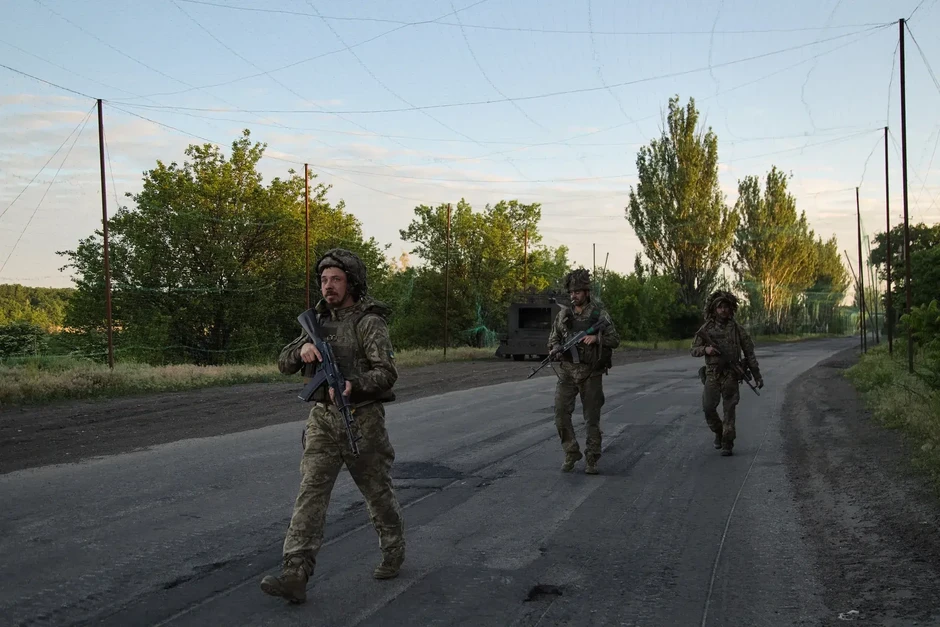 Bị "chiều tướng" bỏng rát, Ukraine tìm cách chấm dứt "giai đoạn nóng" xung đột trước mùa đông - Phòng không Ukraine hết đạn, nỗi lo chồng chất Bị "chiều tướng" bỏng rát, Ukraine tìm cách chấm dứt "giai đoạn nóng" xung đột trước mùa đông - Phòng không Ukraine hết đạn, nỗi lo chồng chất