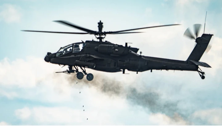 Bí quyết giúp trực thăng Apache UAE bắn hạ UAV Iran Bí quyết giúp trực thăng Apache UAE bắn hạ UAV Iran