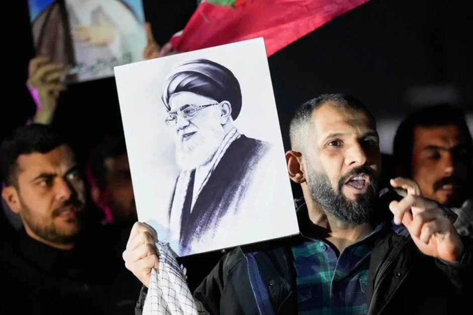 Biểu tình lan rộng ở Mỹ sau vụ không kích Iran và ông Khamenei thiệt mạng Biểu tình lan rộng ở Mỹ sau vụ không kích Iran và ông Khamenei thiệt mạng