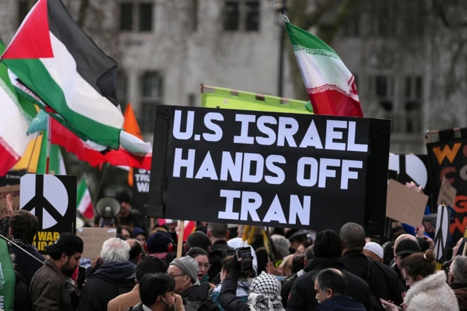 Biểu tình lan rộng ở Mỹ sau vụ không kích Iran và ông Khamenei thiệt mạng Biểu tình lan rộng ở Mỹ sau vụ không kích Iran và ông Khamenei thiệt mạng