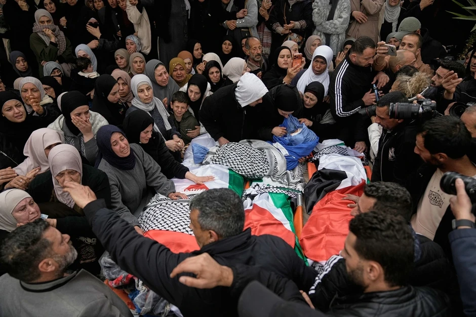 Binh sĩ Israel nổ súng khiến 4 người trong một gia đình thiệt mạng ở Bờ Tây Binh sĩ Israel nổ súng khiến 4 người trong một gia đình thiệt mạng ở Bờ Tây