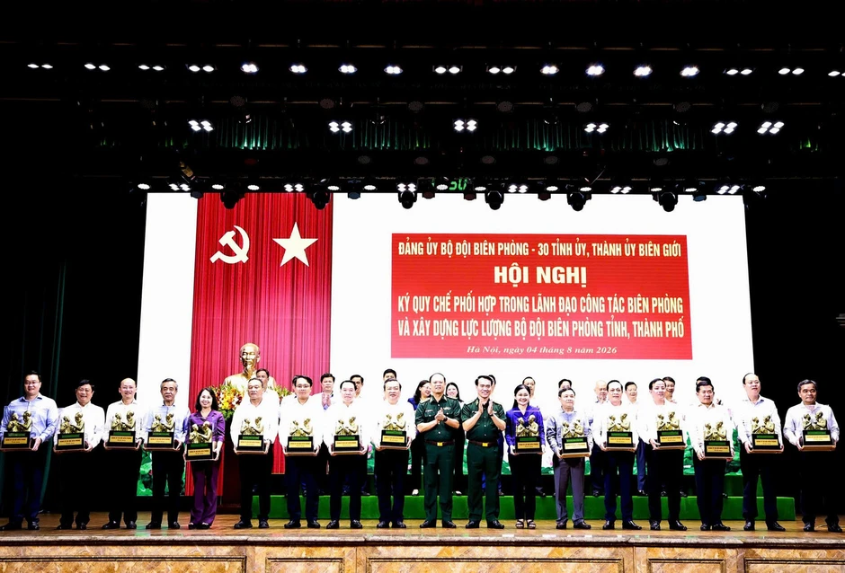 Bộ đội Biên phòng và 30 tỉnh, thành có biên giới xây thế trận vững mạnh Bộ đội Biên phòng và 30 tỉnh, thành có biên giới xây thế trận vững mạnh