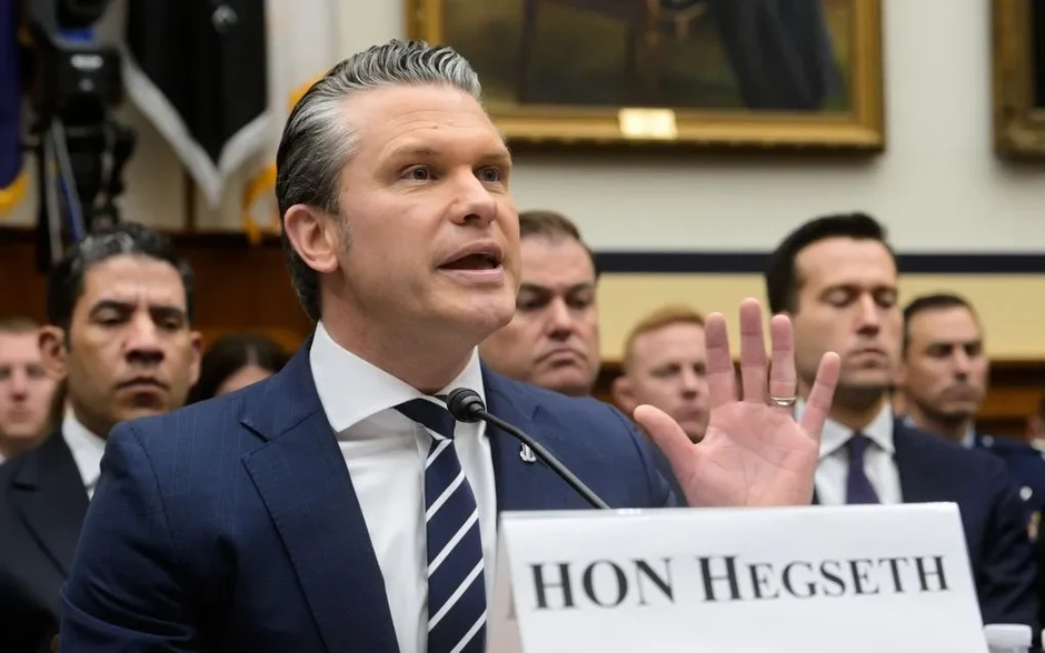 Bộ trưởng Chiến tranh Mỹ Pete Hegseth bị chất vấn gay gắt về cuộc chiến Iran Bộ trưởng Chiến tranh Mỹ Pete Hegseth bị chất vấn gay gắt về cuộc chiến Iran