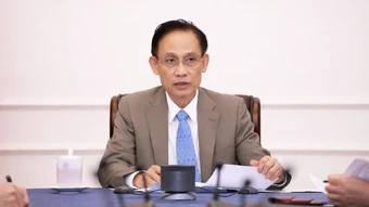 Bộ trưởng Ngoại giao Lê Hoài Trung điện đàm với Bộ trưởng Ngoại giao Philippines