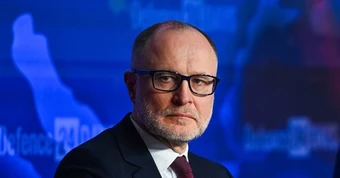 Bộ trưởng Quốc phòng Latvia mất chức vì máy bay không người lái Ukraine