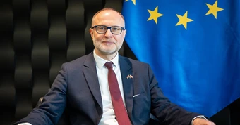 Bộ trưởng Quốc phòng Latvia từ chức vì để lọt drone, Nga - Ukraine tố nhau vi phạm ngừng bắn