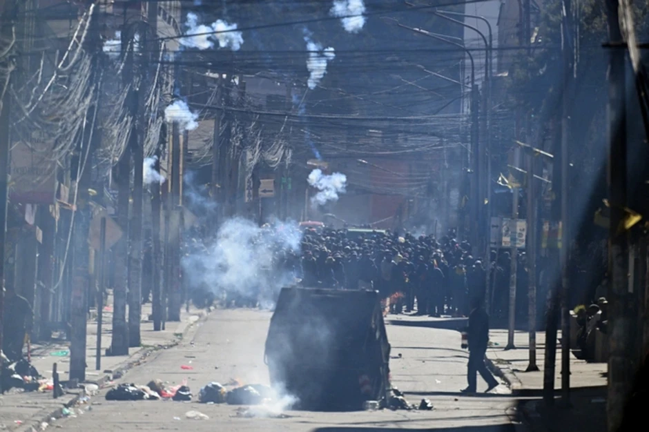 Bolivia ban bố tình trạng khẩn cấp vì biểu tình