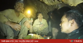 Bốn người mắc kẹt trong hang ngập nước tại Lào được đưa ra ngoài