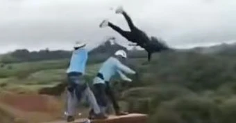 Brazil: Bị đẩy nhảy bungee khi chưa thắt dây an toàn, cô gái 21 tuổi thiệt mạng