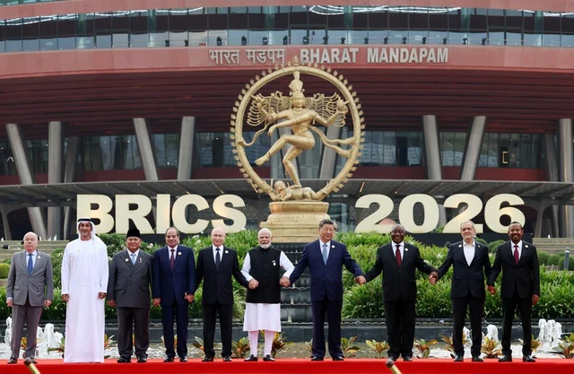 BRICS họp lớn chưa từng có: Thông qua 140 hạng mục, “nước cờ” với USD được hé lộ BRICS họp lớn chưa từng có: Thông qua 140 hạng mục, “nước cờ” với USD được hé lộ