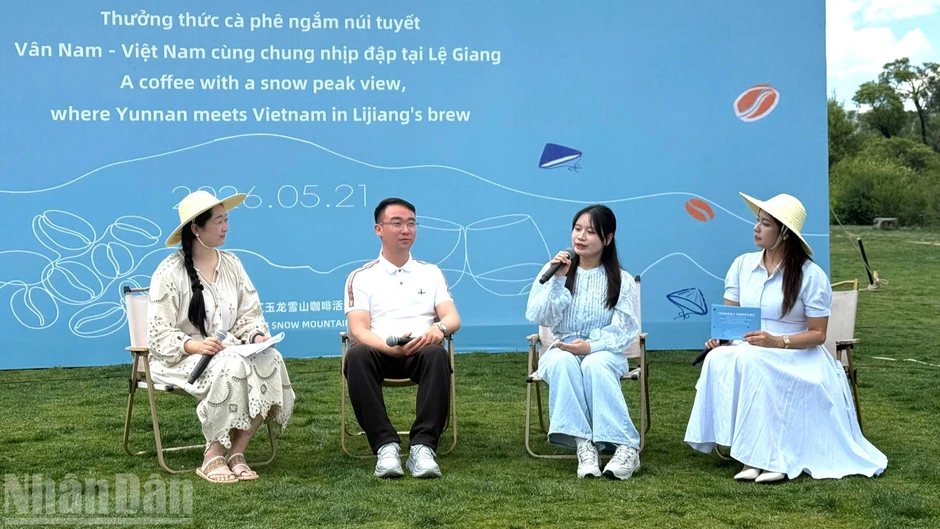 Cà-phê trở thành sợi dây kết nối tình hữu nghị và giao lưu, hợp tác Việt-Trung Cà-phê trở thành sợi dây kết nối tình hữu nghị và giao lưu, hợp tác Việt-Trung