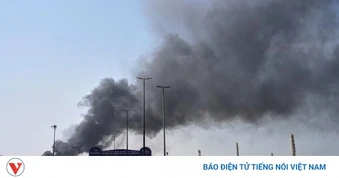 Các bên đẩy mạnh tấn công, Iran và Oman tính chuyện cùng kiểm soát eo Hormuz