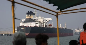 Cách tàu Iran 'phá' vòng phong tỏa của Mỹ ở eo biển Hormuz?