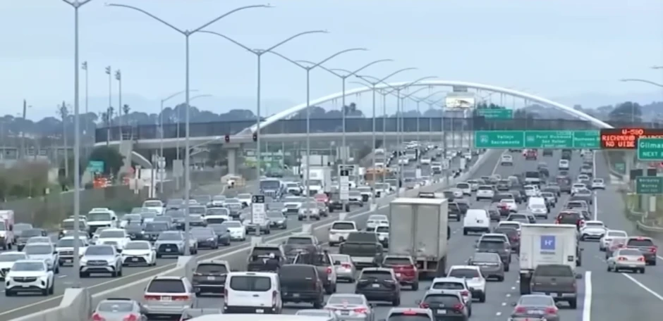 California tính mở tuyến 'buýt viên đạn' chạy 225 km/h