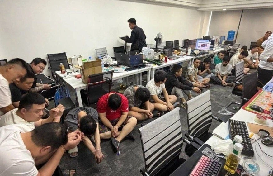 Campuchia bắt giữ hơn 5.500 người liên quan đến lừa đảo trực tuyến Campuchia bắt giữ hơn 5.500 người liên quan đến lừa đảo trực tuyến