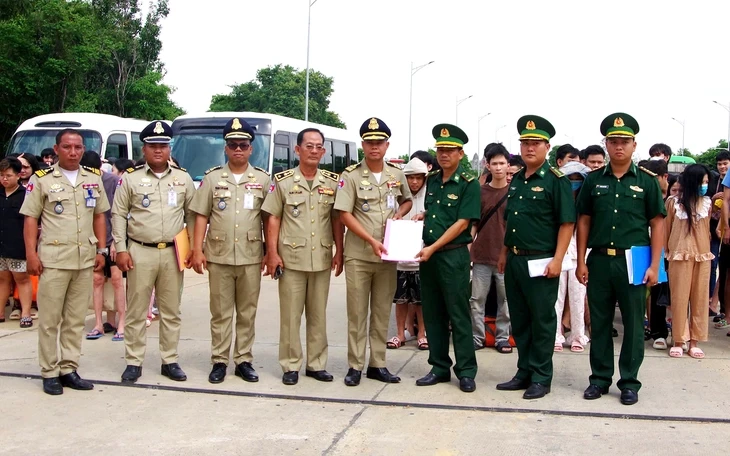 Campuchia trục xuất 457 công dân Trung Quốc và Việt Nam liên quan lừa đảo trực tuyến