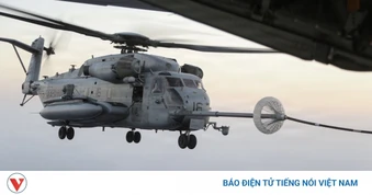 Cận cảnh trực thăng “siêu mã” CH-53E Mỹ tiếp nhiên liệu trên không ở Trung Đông