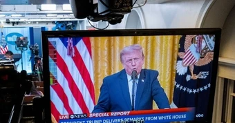 Cần trả bao nhiêu tiền để biết trước tuyên bố của ông Trump?