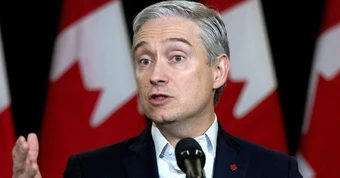 Canada áp thuế trả đũa Mỹ