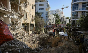 Cảnh đổ nát ở khu phố Israel sau loạt tên lửa Iran