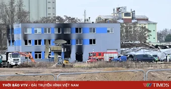 Cảnh sát Czech bắt 3 nghi phạm vụ phóng hỏa kho máy bay không người lái cung cấp cho Ukraine