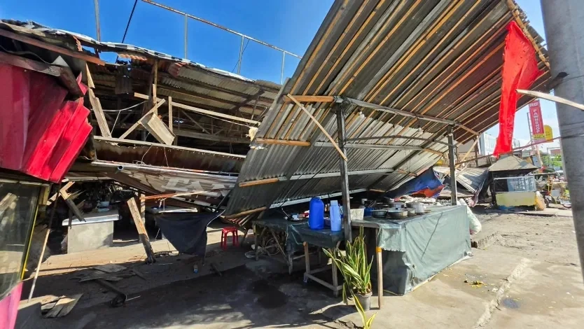 Cảnh tan hoang sau động đất rung chuyển Philippines Cảnh tan hoang sau động đất rung chuyển Philippines