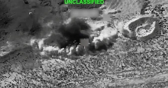 CENTCOM tấn công suốt 7 giờ, Iran bắn trả trung tâm chỉ huy Mỹ