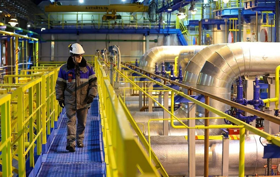 Châu Âu chính thức ngừng nhập khẩu LNG Nga theo các hợp đồng ngắn hạn