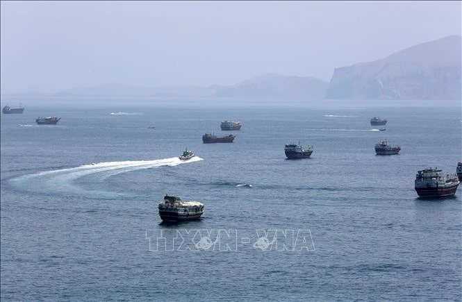 Châu Âu có thể phải trả phí để mở lại eo biển Hormuz Châu Âu có thể phải trả phí để mở lại eo biển Hormuz