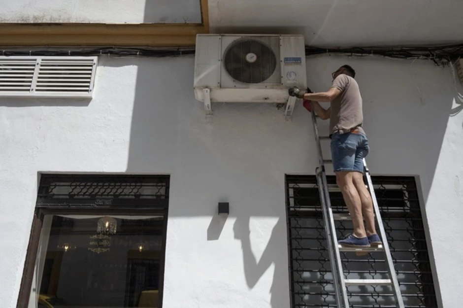 Châu Âu oằn mình dưới nắng nóng hơn 40°C Châu Âu oằn mình dưới nắng nóng hơn 40°C