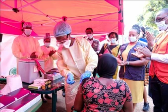 Châu Phi 'báo động đỏ' trước dịch Ebola