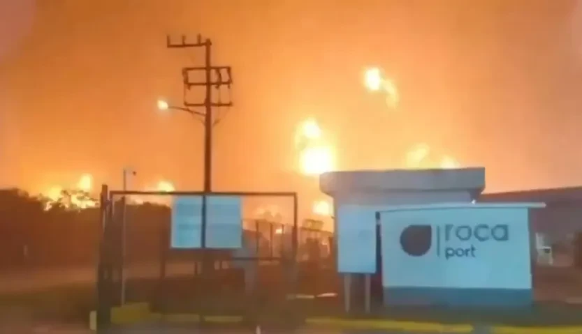 Cháy nhà máy lọc dầu ở Mexico khiến 5 người thiệt mạng Cháy nhà máy lọc dầu ở Mexico khiến 5 người thiệt mạng