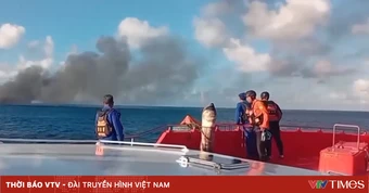 Cháy phà chở hơn 100 người ở Indonesia