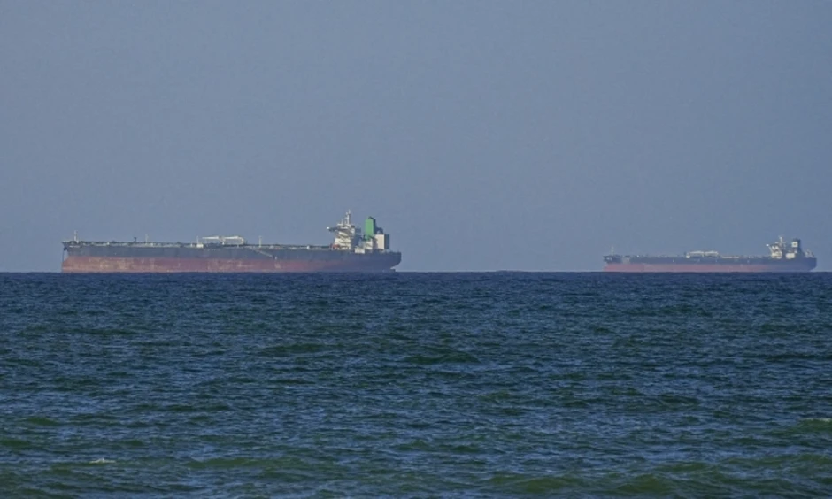 Chiến hạm Mỹ 'hỗ trợ hai tàu hàng đầu tiên qua Hormuz' Chiến hạm Mỹ 'hỗ trợ hai tàu hàng đầu tiên qua Hormuz'