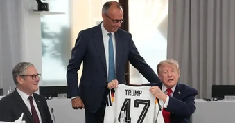 Chiến lược xoay chiều của châu Âu phía sau chiếc áo tặng Tổng thống Trump