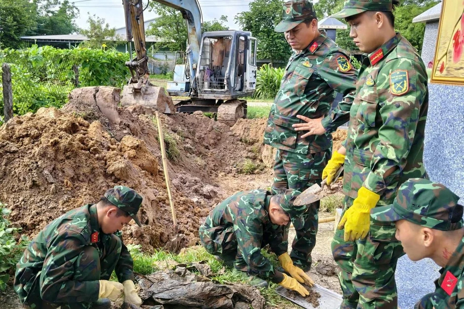 Chiến sĩ hy sinh sau khi vào nhà dân xin nước, gần 60 năm sau mới được tìm thấy Chiến sĩ hy sinh sau khi vào nhà dân xin nước, gần 60 năm sau mới được tìm thấy