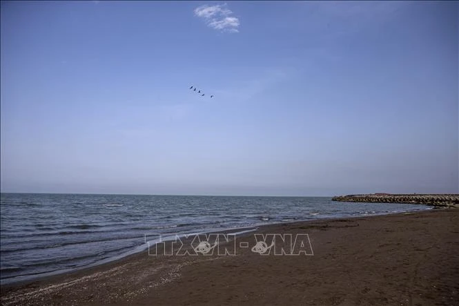 Chiến sự Iran và Ukraine đang giao nhau tại hồ nước lớn nhất thế giới