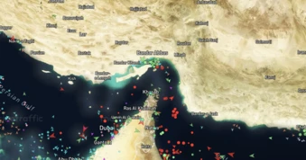 Chiến sự Trung Đông ngày 93: Mỹ nã tên lửa Hellfire vào tàu hàng trên đường tới Iran; Tehran phóng tên lửa sang căn cứ Kuwait, 5 quân nhân Mỹ bị thương