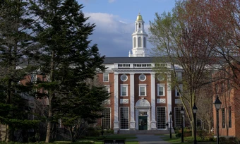 Chính quyền Trump kiện Đại học Harvard