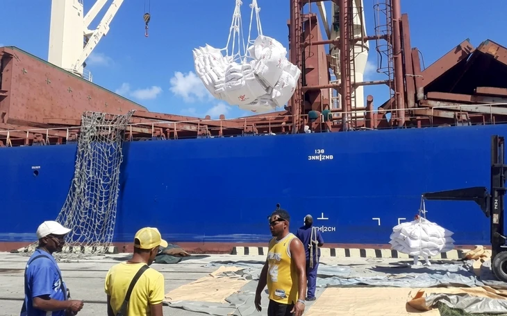 Chủ tịch Cuba lên tiếng sau khi ông cùng gia đình bị Mỹ áp lệnh trừng phạt Chủ tịch Cuba lên tiếng sau khi ông cùng gia đình bị Mỹ áp lệnh trừng phạt