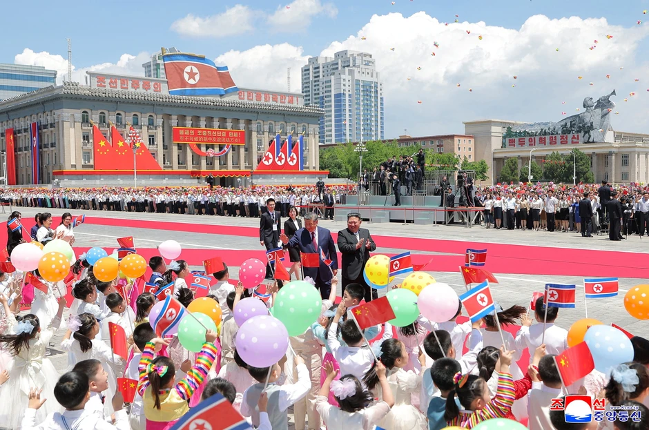 Chủ tịch Kim Jong-un nêu nhiệm vụ chiến lược quan trọng nhất của Triều Tiên Chủ tịch Kim Jong-un nêu nhiệm vụ chiến lược quan trọng nhất của Triều Tiên