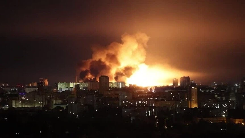 Chuỗi “đêm yên tĩnh” ở Ukraine chấm dứt: Gấu Nga tung đòn trả đũa sấm sét, Kiev hứng trọn cơn giận giữ - Vũ khí bí mật của Nga đã sẵn sàng Chuỗi “đêm yên tĩnh” ở Ukraine chấm dứt: Gấu Nga tung đòn trả đũa sấm sét, Kiev hứng trọn cơn giận giữ - Vũ khí bí mật của Nga đã sẵn sàng