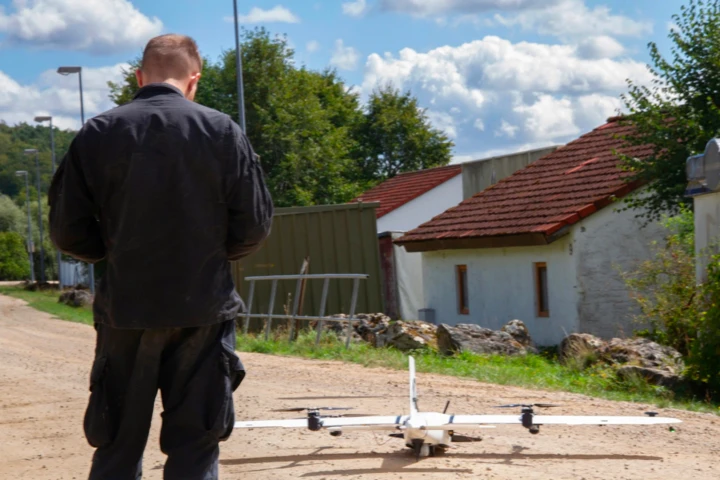 Chuyên gia quân sự Việt Nam: Drone giá rẻ khiến nghệ thuật tác chiến thay đổi Chuyên gia quân sự Việt Nam: Drone giá rẻ khiến nghệ thuật tác chiến thay đổi