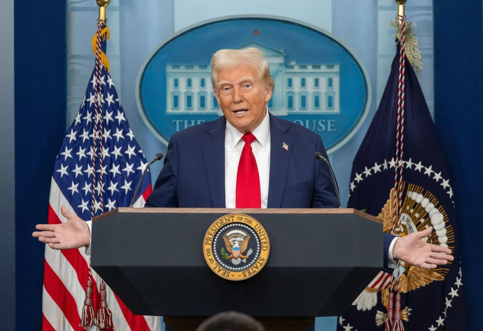 CNN: Tổng thống Trump chỉ thị dừng tiếp xúc, thay đổi chiến thuật với Iran CNN: Tổng thống Trump chỉ thị dừng tiếp xúc, thay đổi chiến thuật với Iran