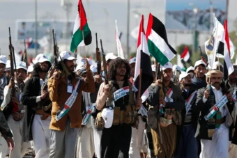 Có tin Houthis tính phong toả Eo biển Bab al-Mandab, hỗ trợ Iran