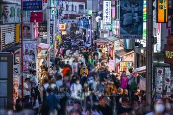 Cơn sốt AI giúp người trẻ Nhật Bản giàu lên, mạnh tay mua xe sang, hàng hiệu