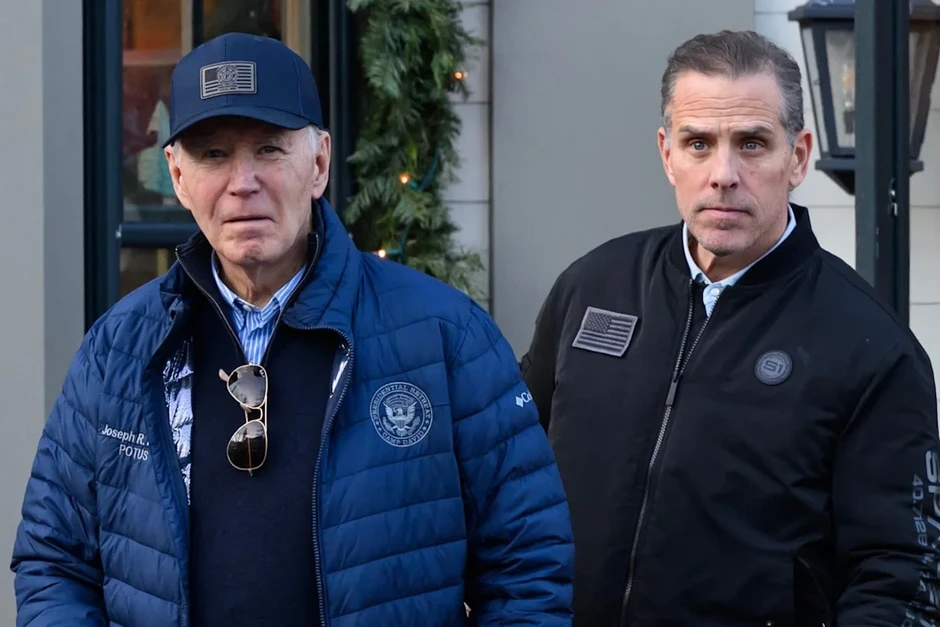 Con trai ông Biden tiết lộ về bệnh ung thư "đau đớn" của cha Con trai ông Biden tiết lộ về bệnh ung thư "đau đớn" của cha